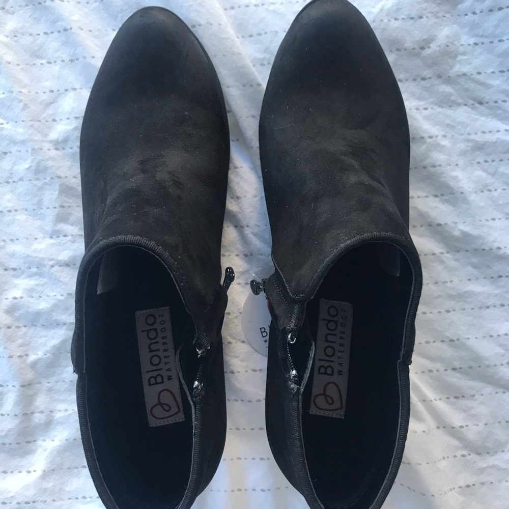 Blondo black booties